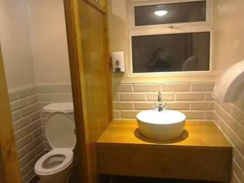 Holland Hotel Llanfachraeth エクステリア 写真