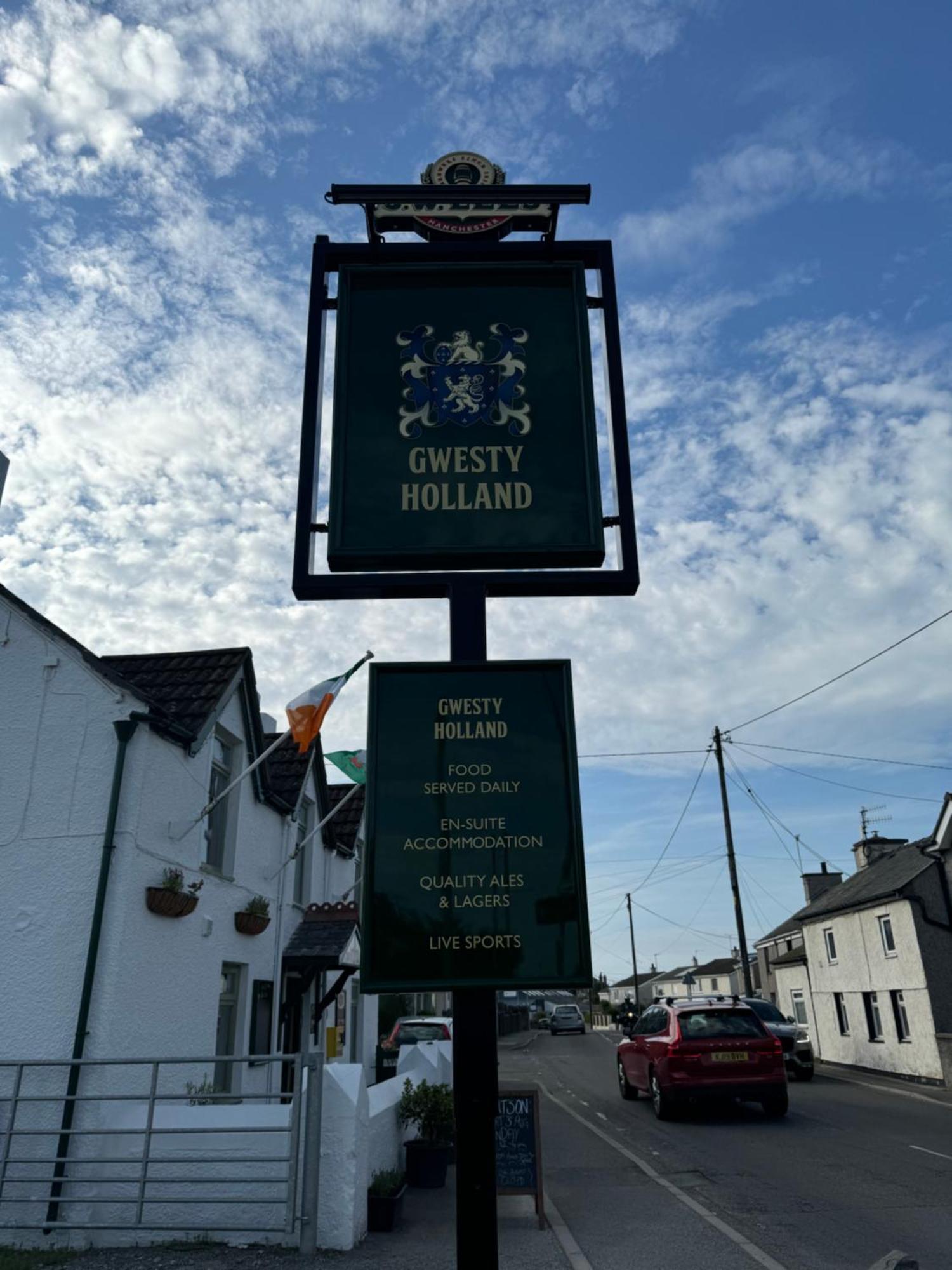 Holland Hotel Llanfachraeth エクステリア 写真